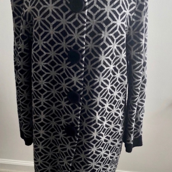 Geometric Black SweaterJacket, XL - Picture 4 of 6